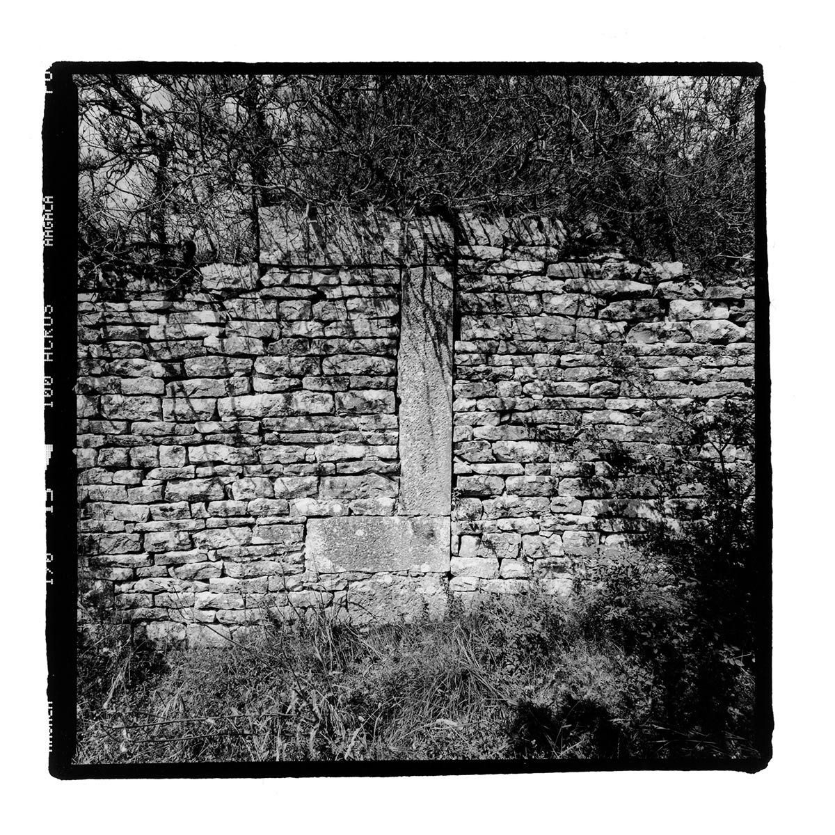 Mur-du-chateau-de-Rully